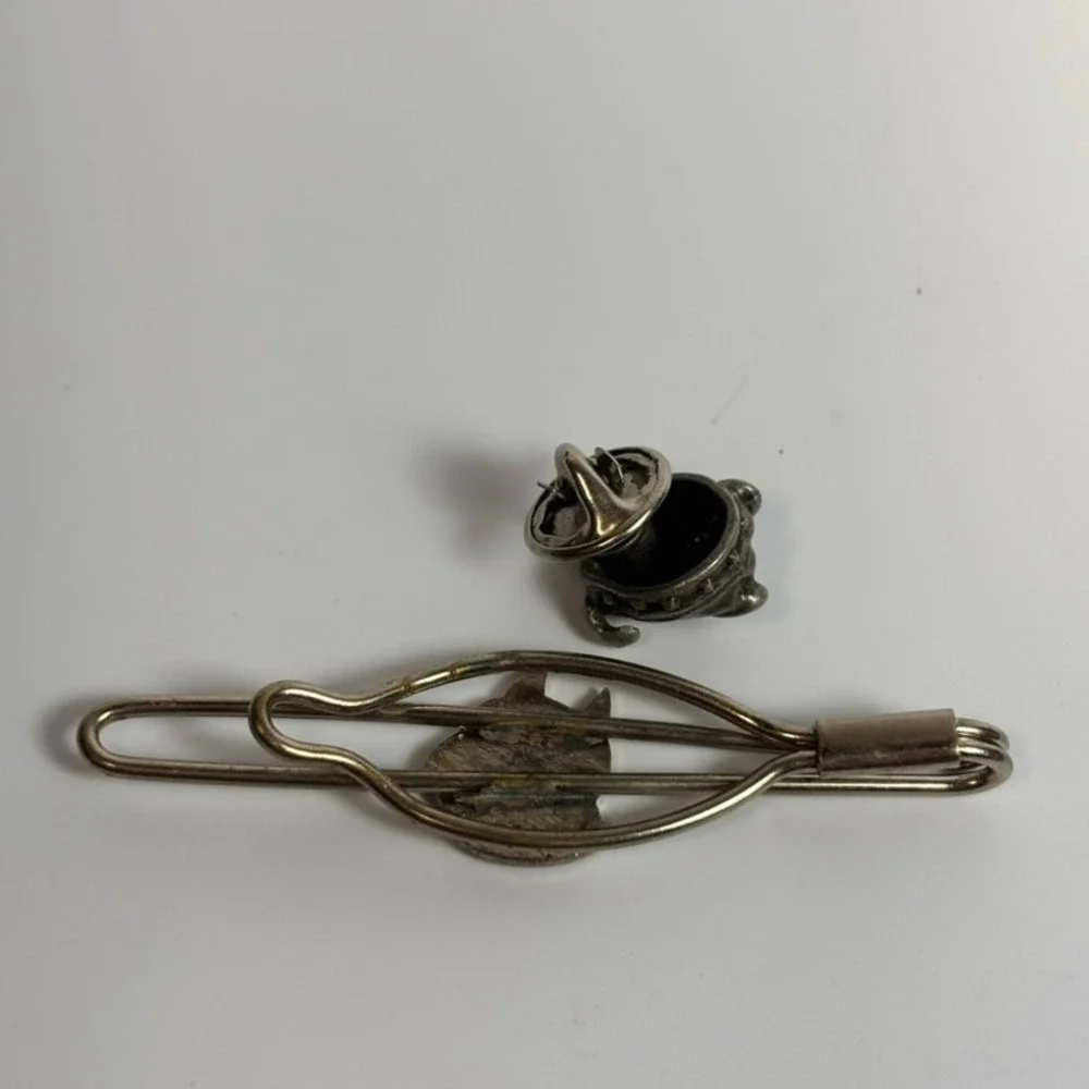 Vintage Tie Bar Clip Enamel Pit Bull with Spiked Collar Bulldog Pin‎ Silver Tone